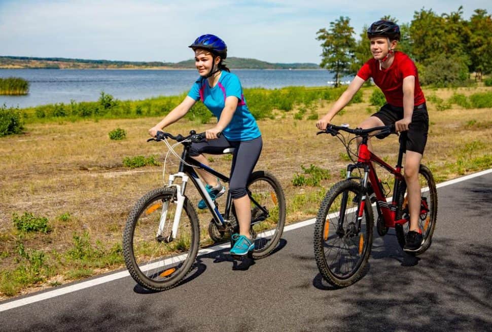 lange-braucht-man-rhein-radweg